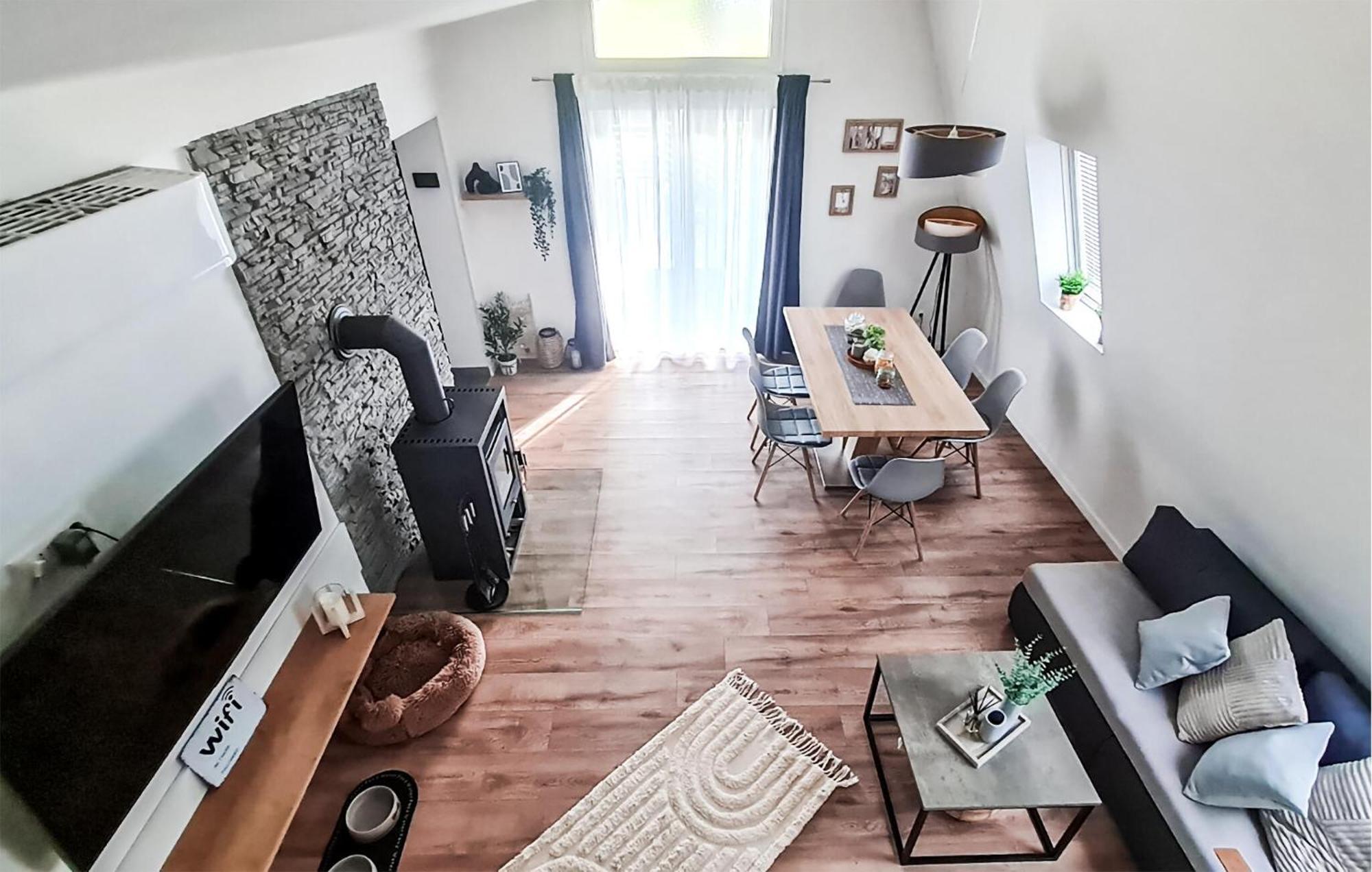 Nice Home In Karlovac With Wifi Exterior photo