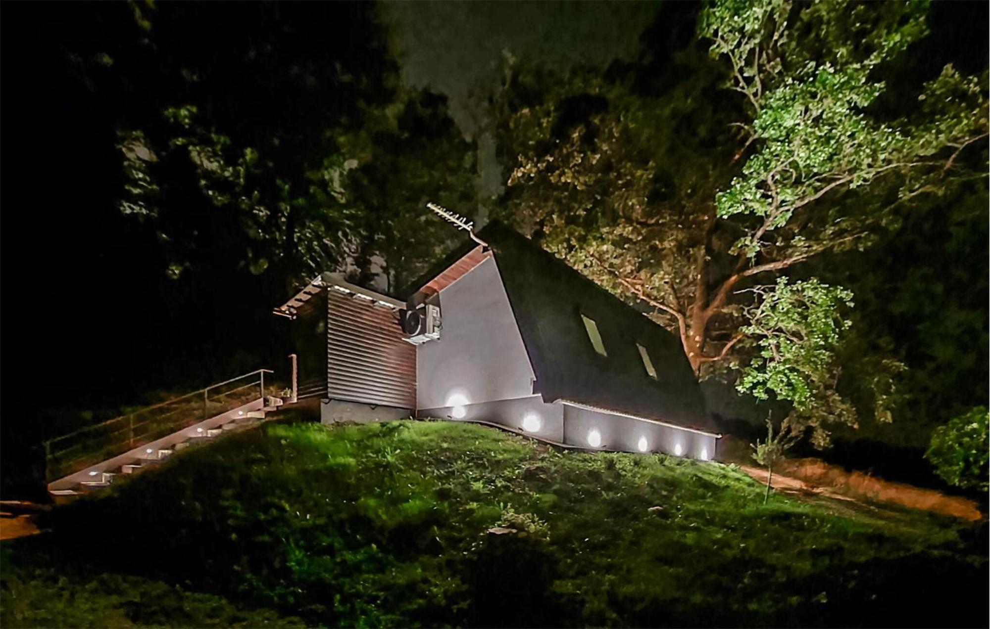 Nice Home In Karlovac With Wifi Exterior photo