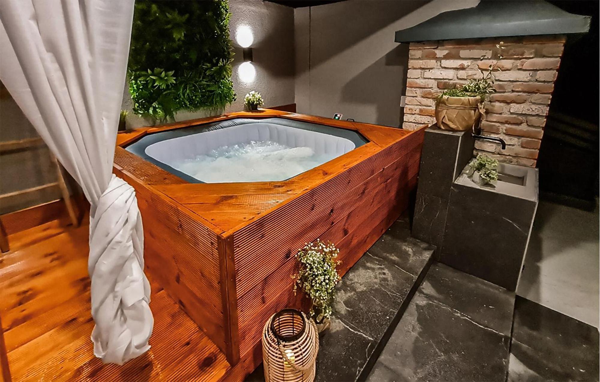 Nice Home In Karlovac With Wifi Exterior photo