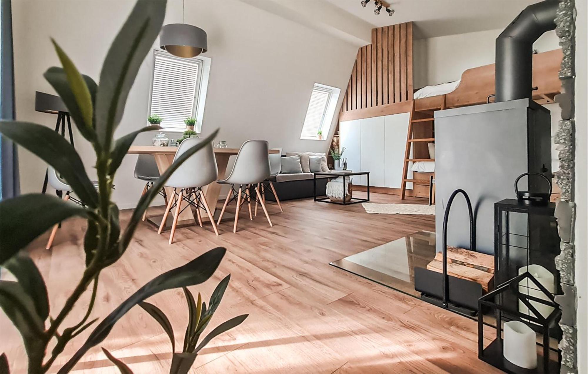 Nice Home In Karlovac With Wifi Exterior photo
